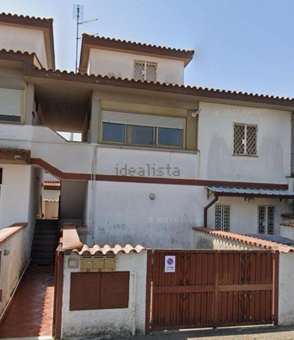 appartamento in vendita a Pomezia in zona Torvaianica