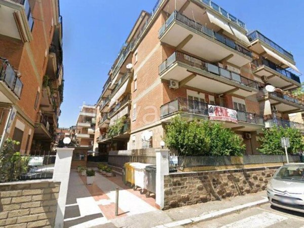 appartamento in vendita a Pomezia in zona Torvaianica