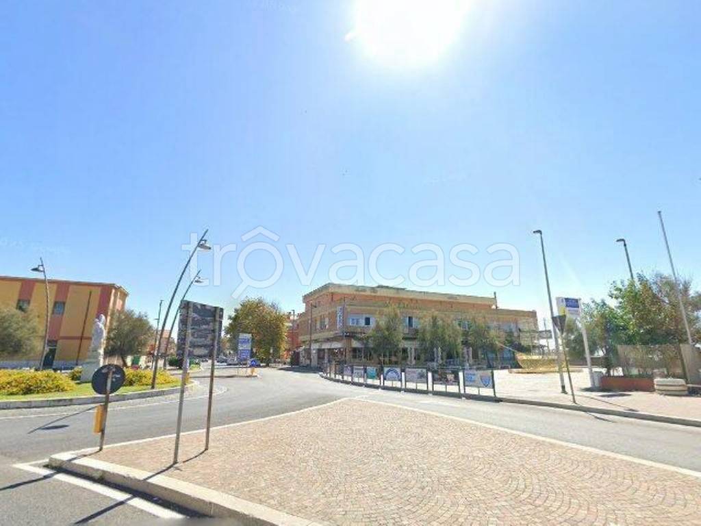 appartamento in vendita a Pomezia in zona Torvaianica