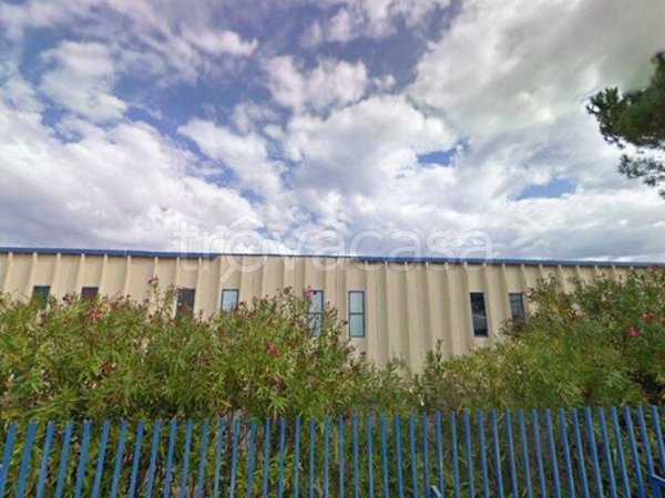 capannone in vendita a Pomezia