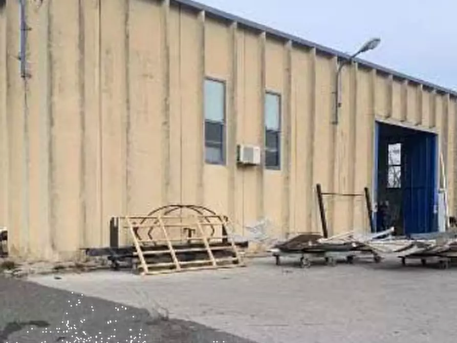 capannone in vendita a Pomezia