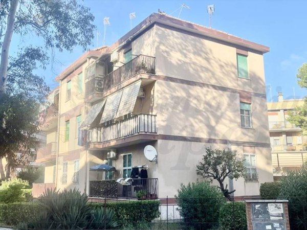 appartamento in vendita a Pomezia in zona Campo Selva