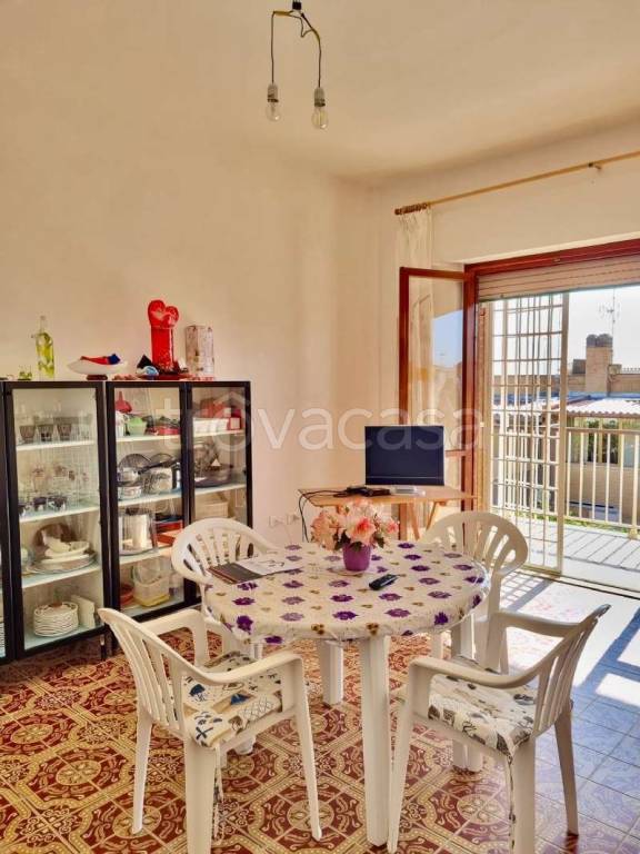 appartamento in vendita a Pomezia in zona Torvaianica