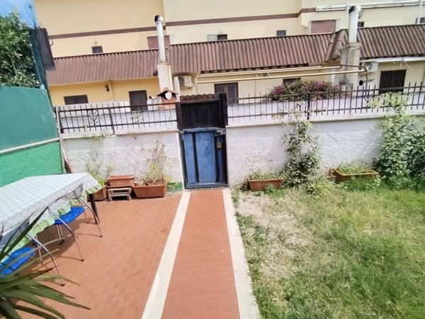 casa indipendente in vendita a Pomezia in zona Campo Selva