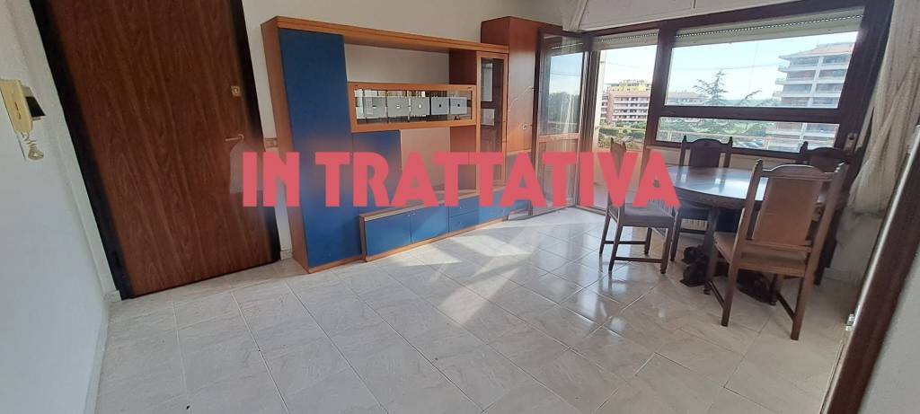 appartamento in vendita a Pomezia in zona Santa Palomba