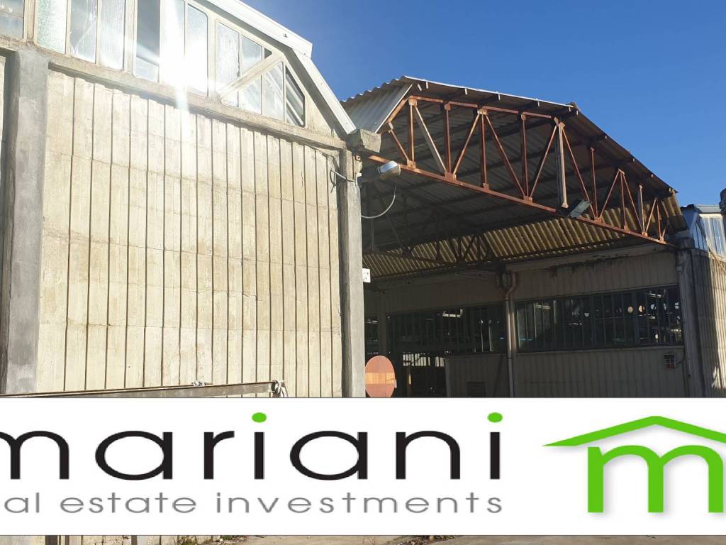 locale commerciale in vendita a Pomezia in zona Santa Palomba