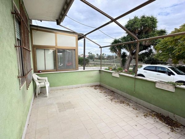 appartamento in vendita a Pomezia in zona Santa Palomba