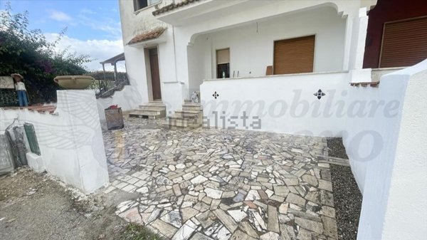 appartamento in vendita a Pomezia in zona Torvaianica