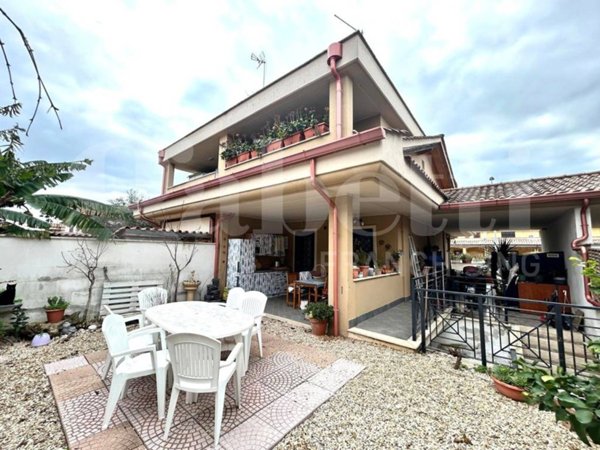 casa indipendente in vendita a Pomezia in zona Campo Jemini