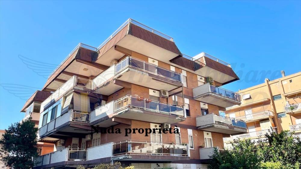 appartamento in vendita a Pomezia in zona Torvaianica