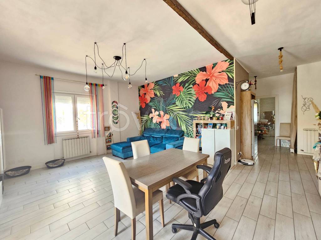 appartamento in vendita a Pomezia in zona Torvaianica