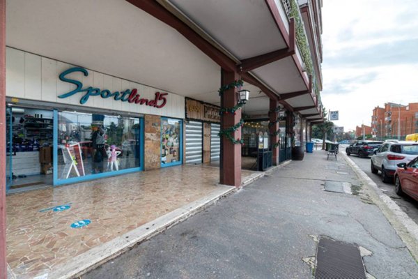 negozio in vendita a Pomezia