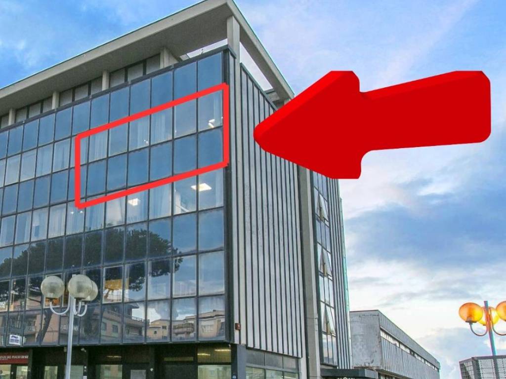 ufficio in vendita a Pomezia in zona Pratica di Mare