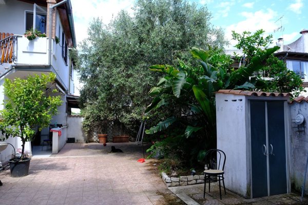 appartamento in vendita a Pomezia in zona Torvaianica