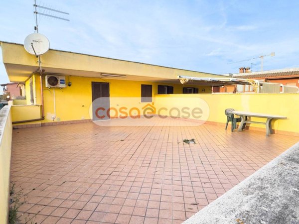 appartamento in vendita a Pomezia in zona Torvaianica Alta