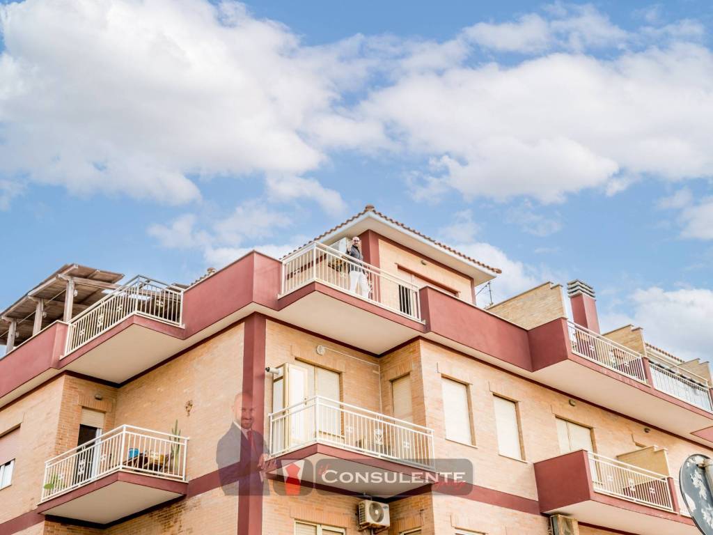 appartamento in vendita a Pomezia in zona Torvaianica