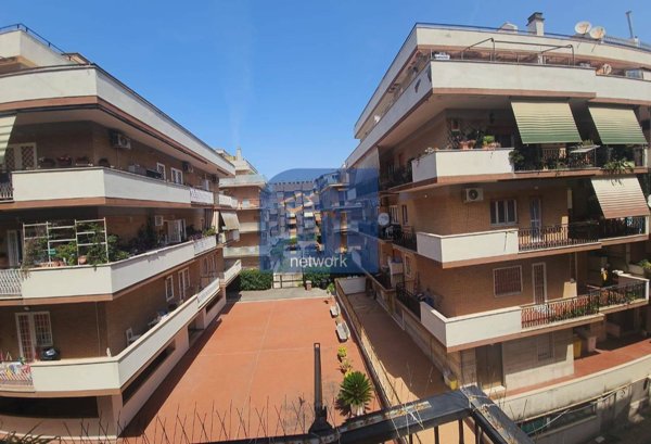 appartamento in vendita a Pomezia in zona Torvaianica