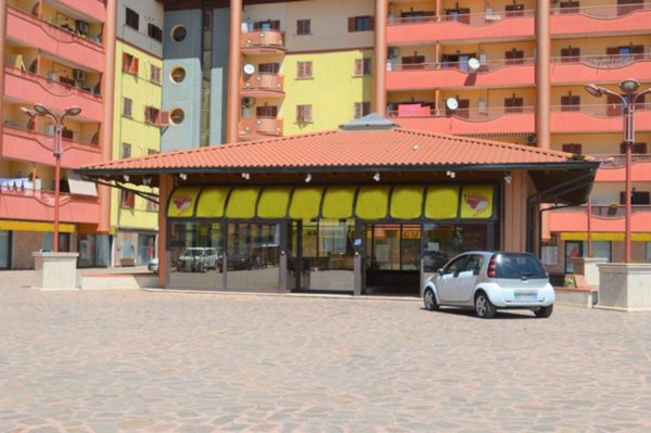 negozio in vendita a Pomezia