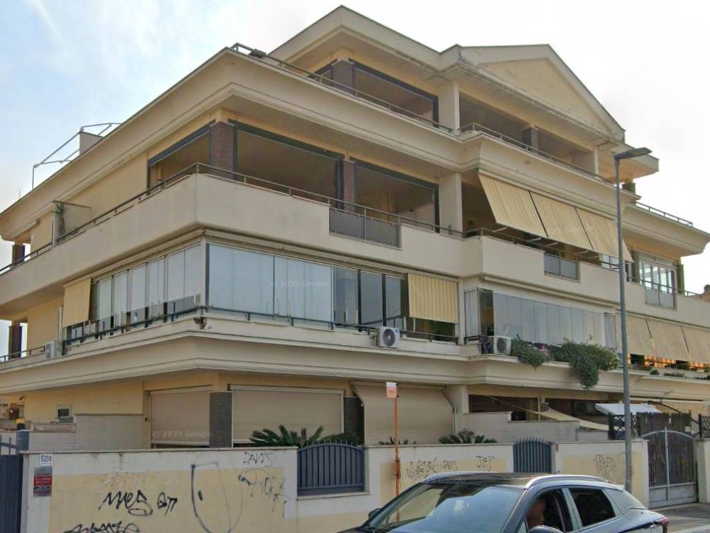 appartamento in vendita a Pomezia in zona Torvaianica