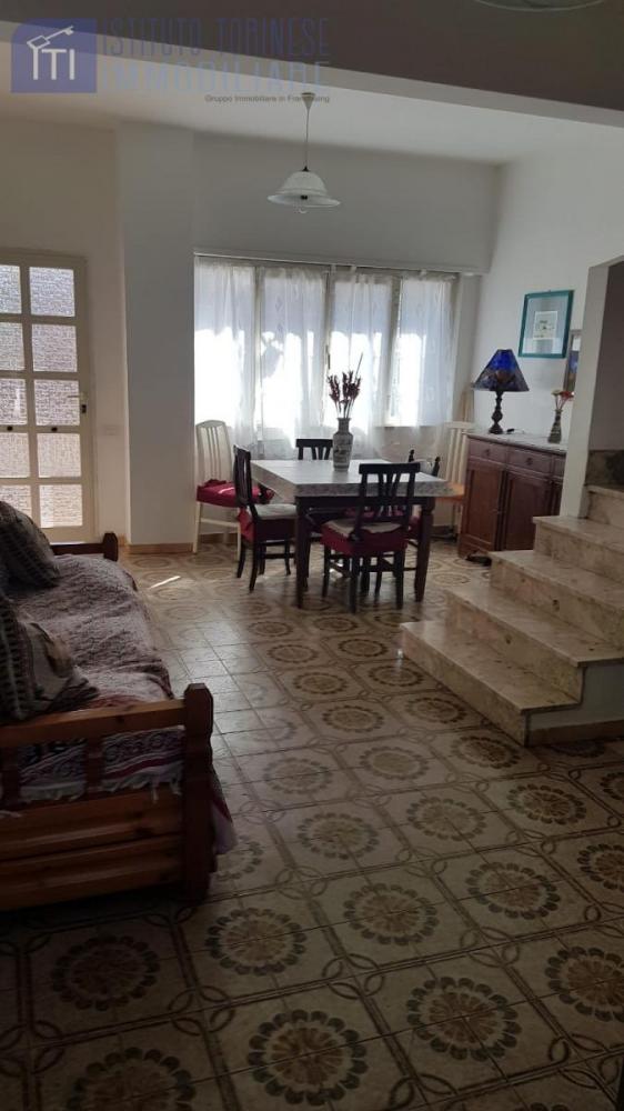 villa in vendita a Pomezia in zona Torvaianica