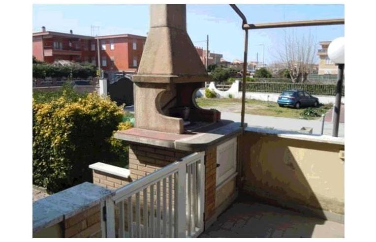 appartamento in vendita a Pomezia in zona Torvaianica