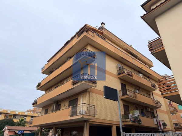 appartamento in vendita a Pomezia