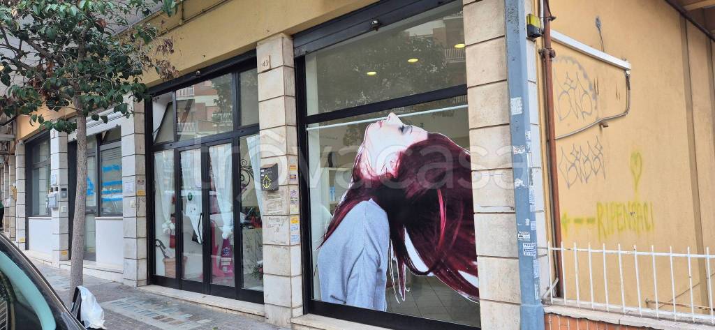 negozio in vendita a Pomezia