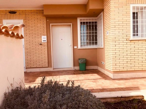 appartamento in vendita a Pomezia in zona Torvaianica Alta