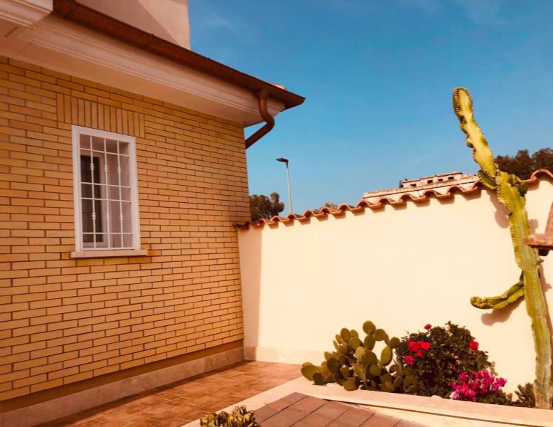 appartamento in vendita a Pomezia in zona Torvaianica Alta