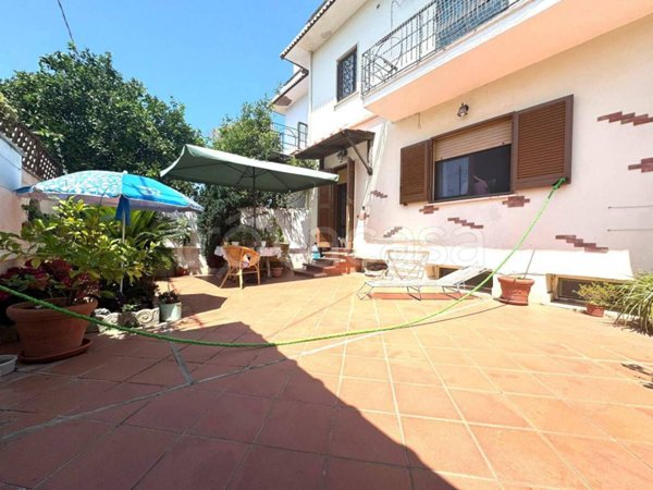 appartamento in vendita a Pomezia in zona Torvaianica