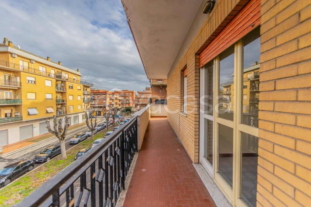 appartamento in vendita a Pomezia in zona Torvaianica