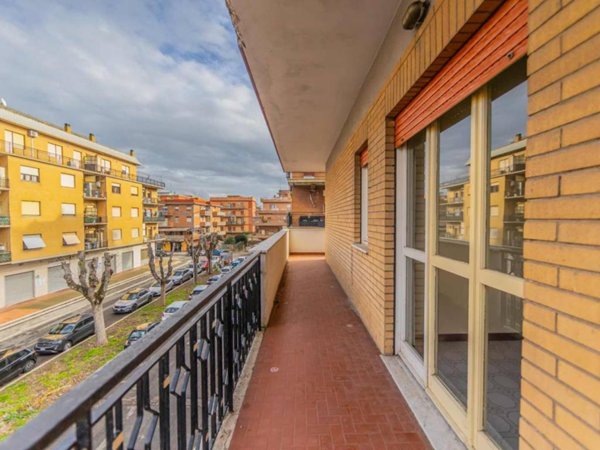 appartamento in vendita a Pomezia in zona Torvaianica