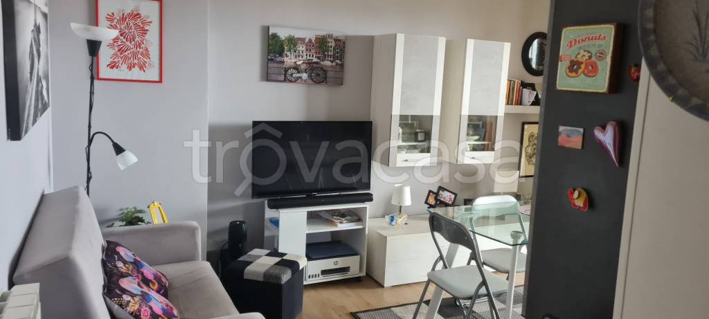 appartamento in vendita a Pomezia in zona Colli di Enea