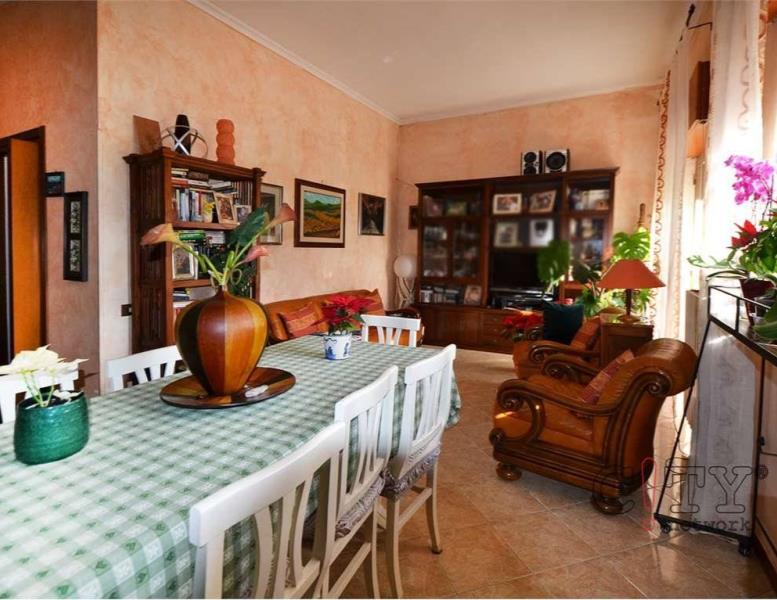 appartamento in vendita a Pomezia in zona Pratica di Mare