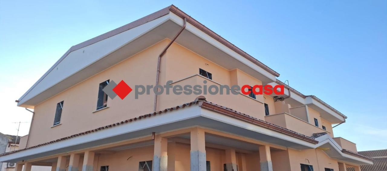 casa indipendente in vendita a Pomezia in zona Pratica di Mare