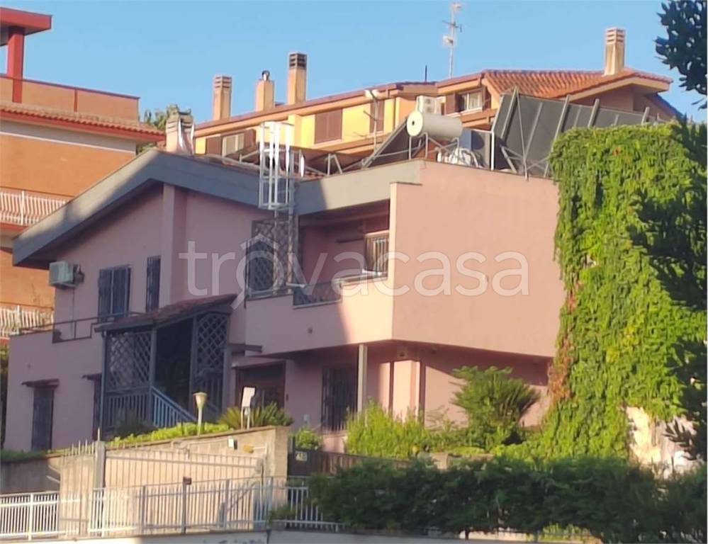 casa indipendente in vendita a Pomezia