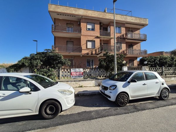appartamento in vendita a Pomezia in zona Torvaianica