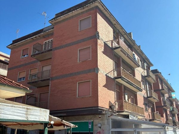 appartamento in vendita a Pomezia in zona Torvaianica