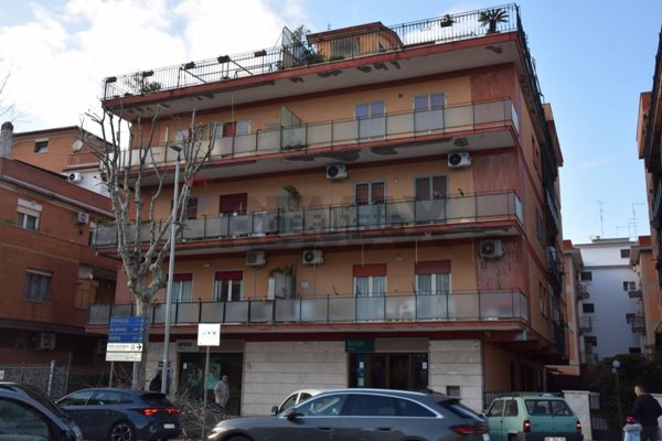 appartamento in vendita a Pomezia in zona Torvaianica