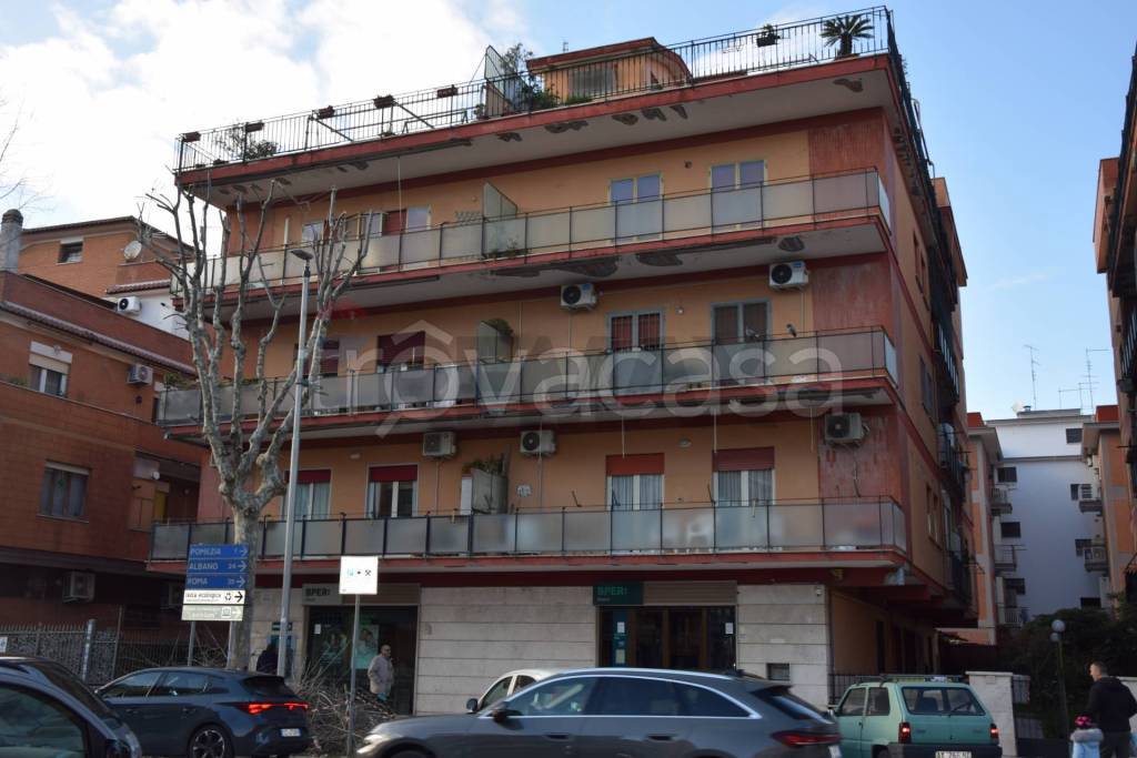 appartamento in vendita a Pomezia in zona Torvaianica
