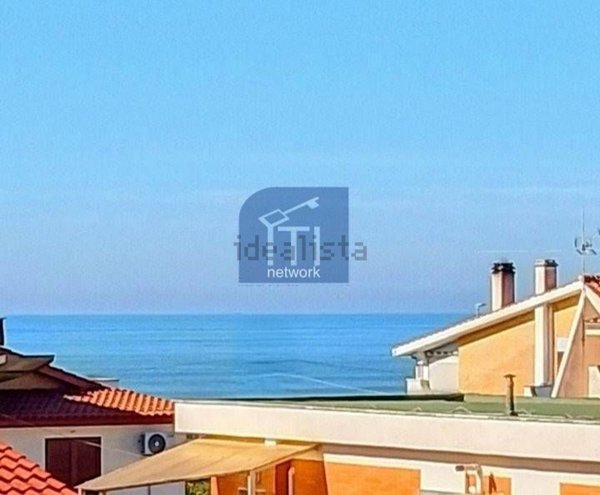 appartamento in vendita a Pomezia in zona Torvaianica