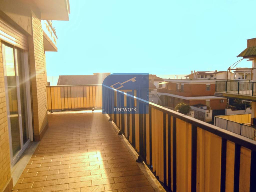 appartamento in vendita a Pomezia in zona Torvaianica