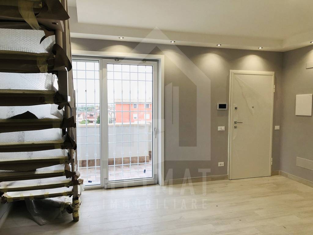 appartamento in vendita a Pomezia in zona Torvaianica Alta