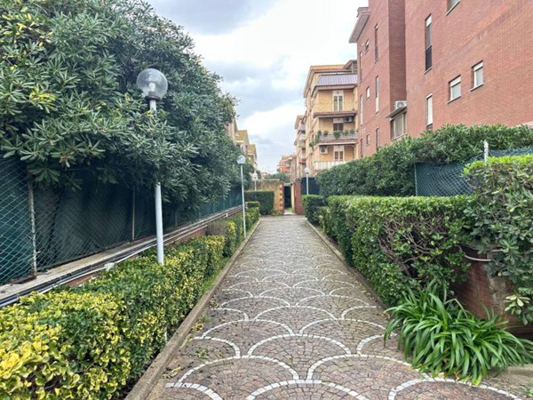 appartamento in vendita a Pomezia in zona Torvaianica