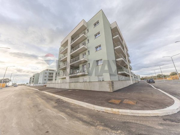 appartamento in vendita a Pomezia in zona Pratica di Mare