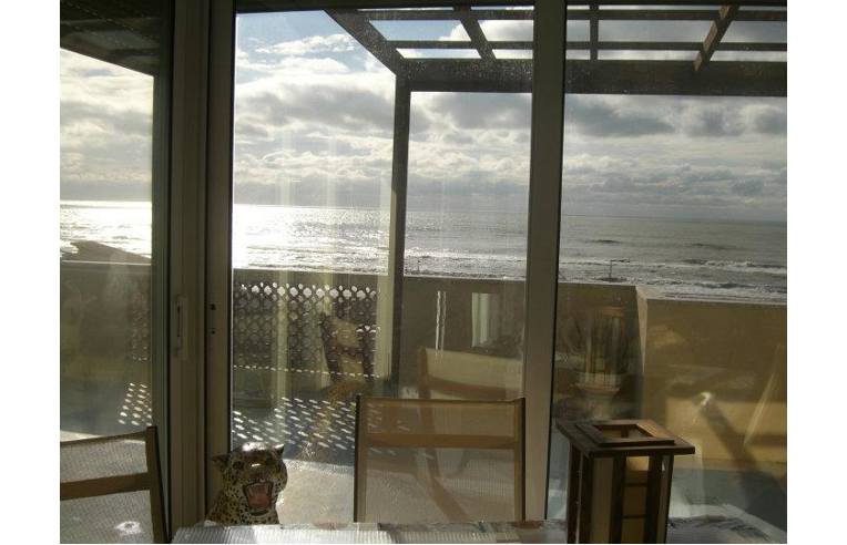 appartamento in vendita a Pomezia in zona Torvaianica