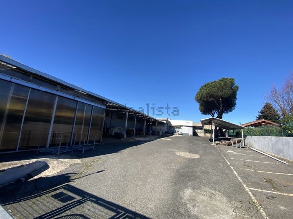 capannone in vendita a Pomezia