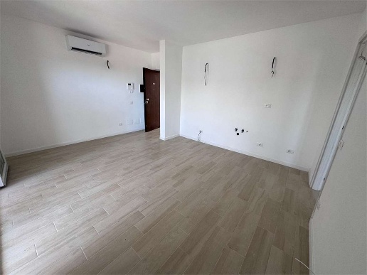 appartamento in vendita a Pomezia in zona Pratica di Mare