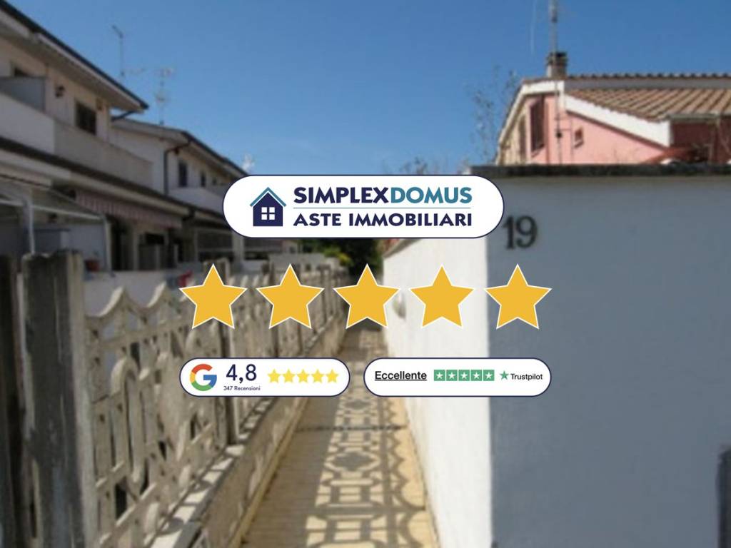 appartamento in vendita a Pomezia in zona Campo Selva