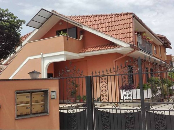 appartamento in vendita a Pomezia in zona Torvaianica